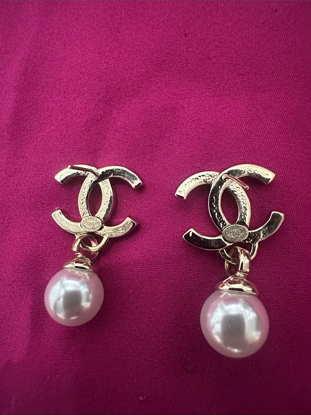 CHANEL Gold CC Crystal Drop Earrings with Pink Pearl Drops - Picture 2 of 6